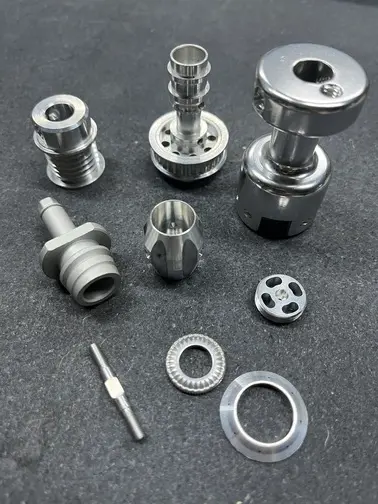 航太零件 CNC 車削加工，高精度合金零組件製造