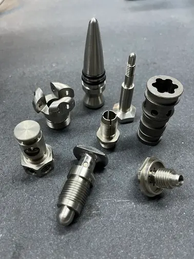 汽車零組件 CNC 車銑複合加工，精密量產製造