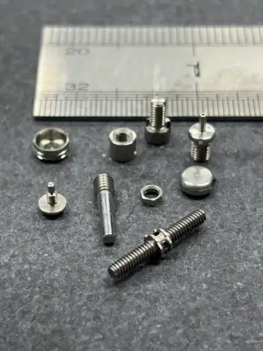 CNC 精密加工醫療不鏽鋼零件，車銑複合高精度製造